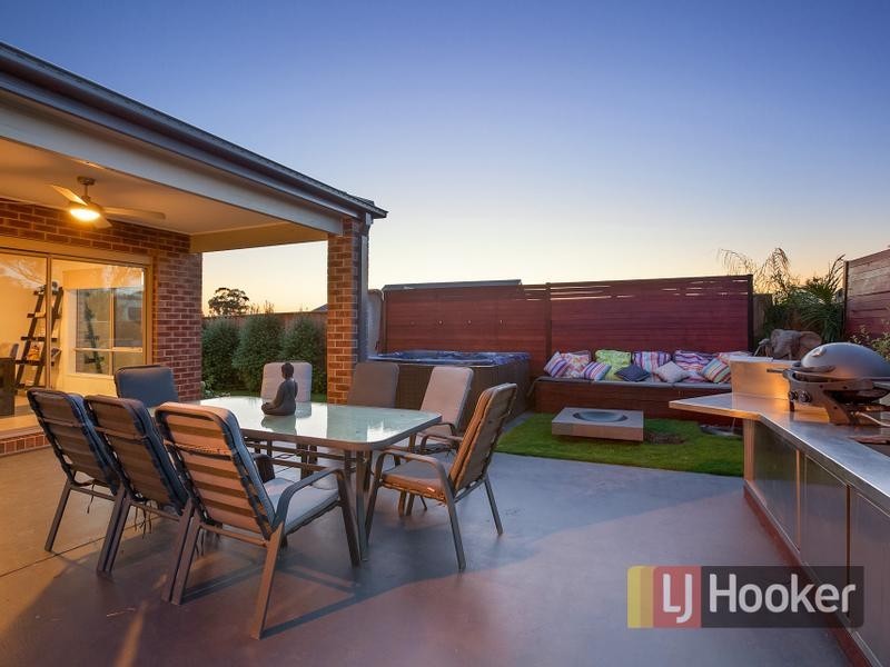 18 Flemington Rise, Officer VIC 3809