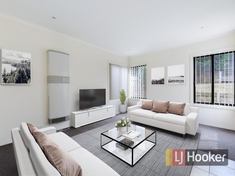 24/103 Army Road, Pakenham VIC 3810