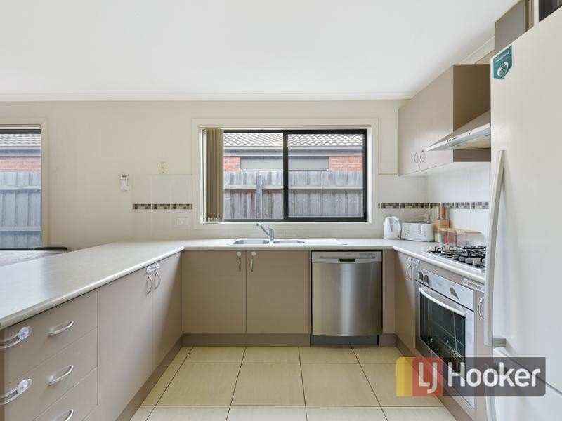 66 Pommel Street, Pakenham VIC 3810