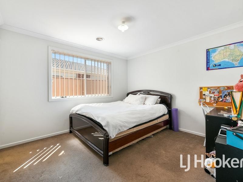 13 Serenity Street, Pakenham VIC 3810