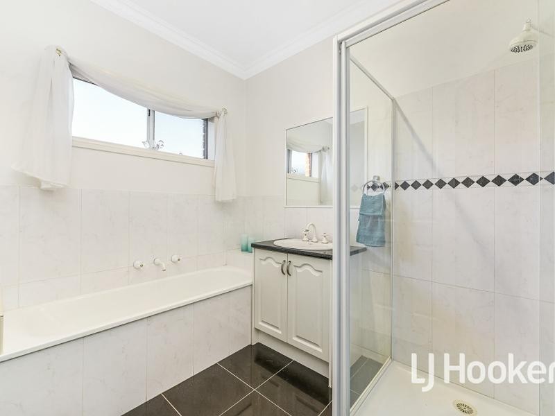 45 Stringy Bark Circuit, Pakenham VIC 3810