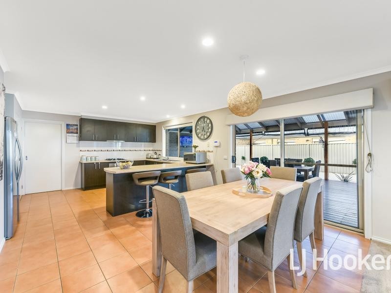 13 Wonboyn Close, Pakenham VIC 3810