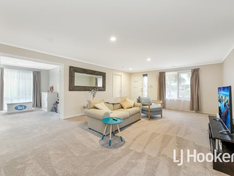 13 Wonboyn Close, Pakenham VIC 3810