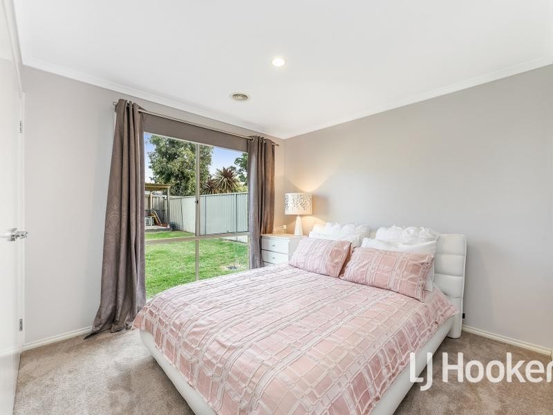 13 Wonboyn Close, Pakenham VIC 3810
