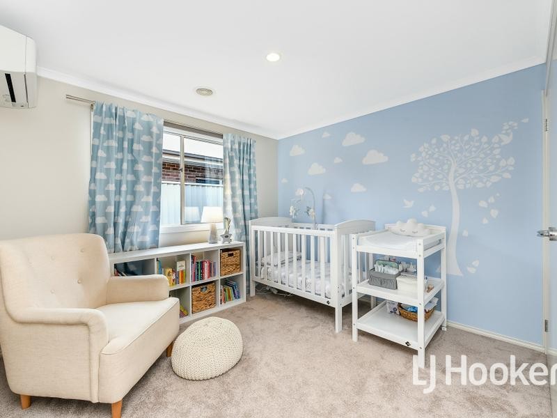 13 Wonboyn Close, Pakenham VIC 3810