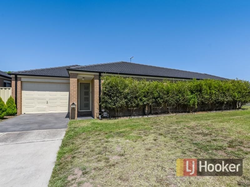 33 Webster Way, Pakenham VIC 3810
