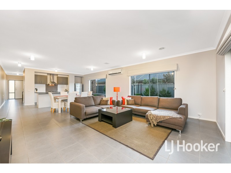 9 Ibis Close, Pakenham VIC 3810