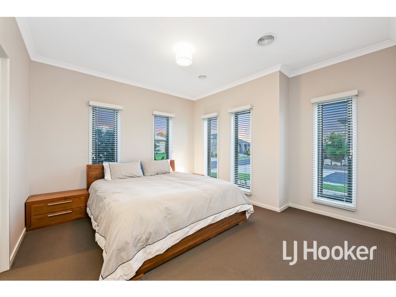 9 Ibis Close, Pakenham VIC 3810