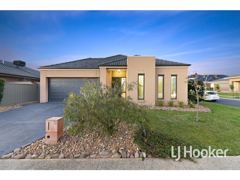 9 Ibis Close, Pakenham VIC 3810