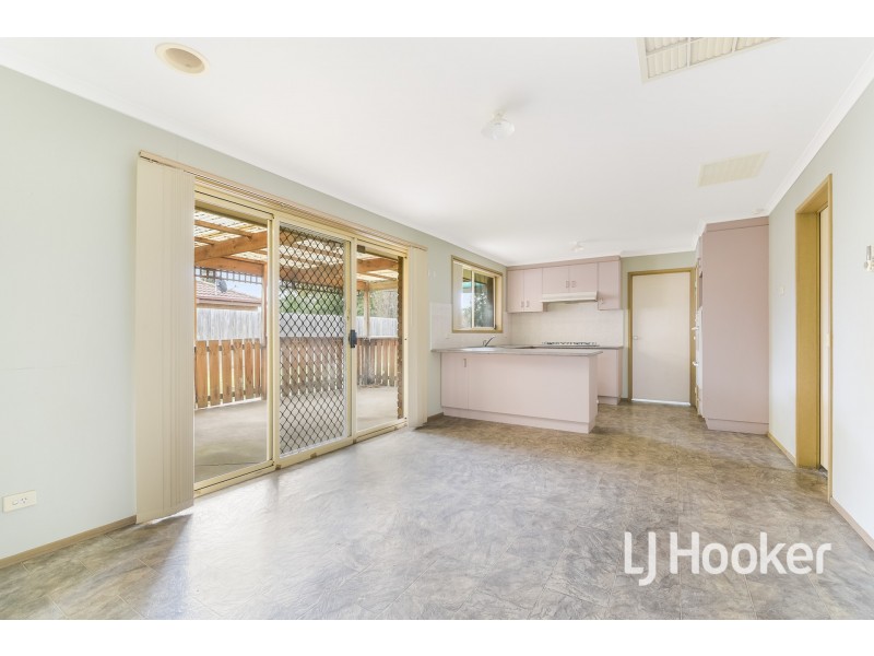 15 Holt Place, Pakenham VIC 3810