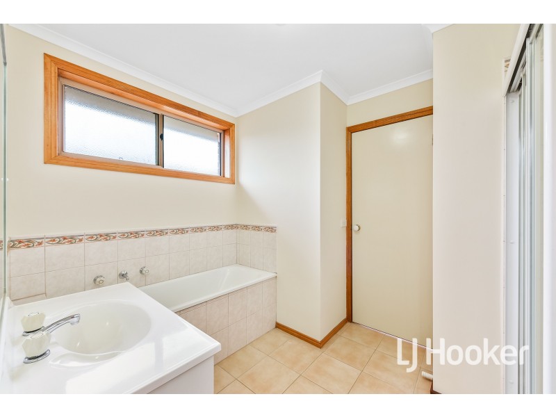 3 Rossi Close, Pakenham VIC 3810