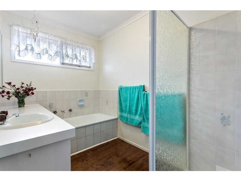 17 Cyprus Place, Pakenham VIC 3810