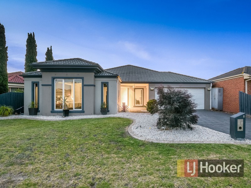 8 Streeton Court, Pakenham VIC 3810