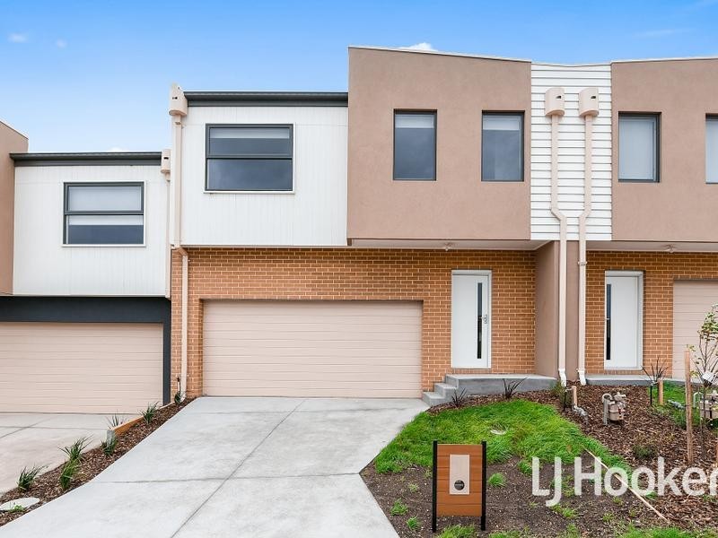 13/23 Atlantic Drive, Pakenham VIC 3810