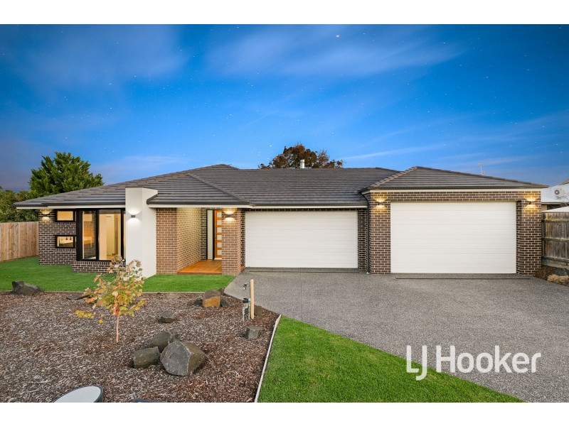 16 Royanne Close, Bunyip VIC 3815