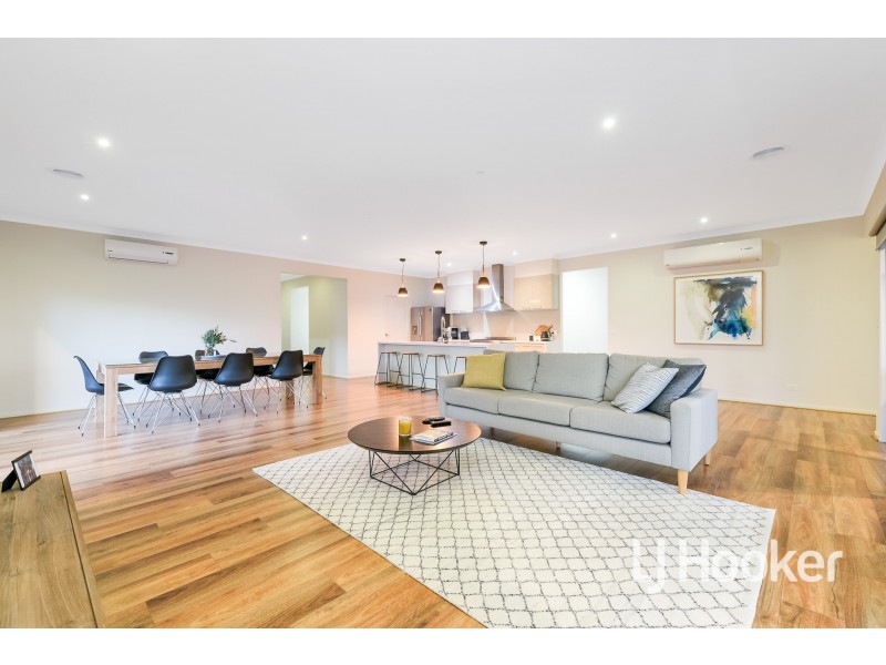16 Royanne Close, Bunyip VIC 3815