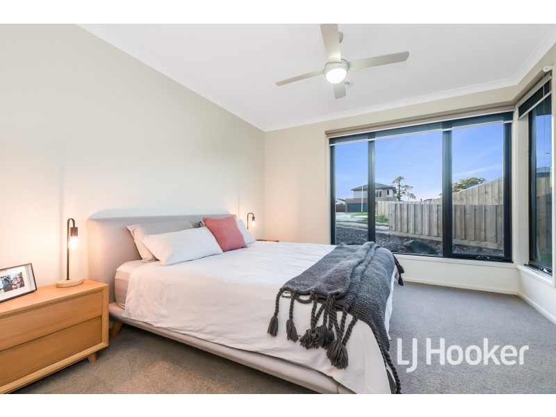 16 Royanne Close, Bunyip VIC 3815