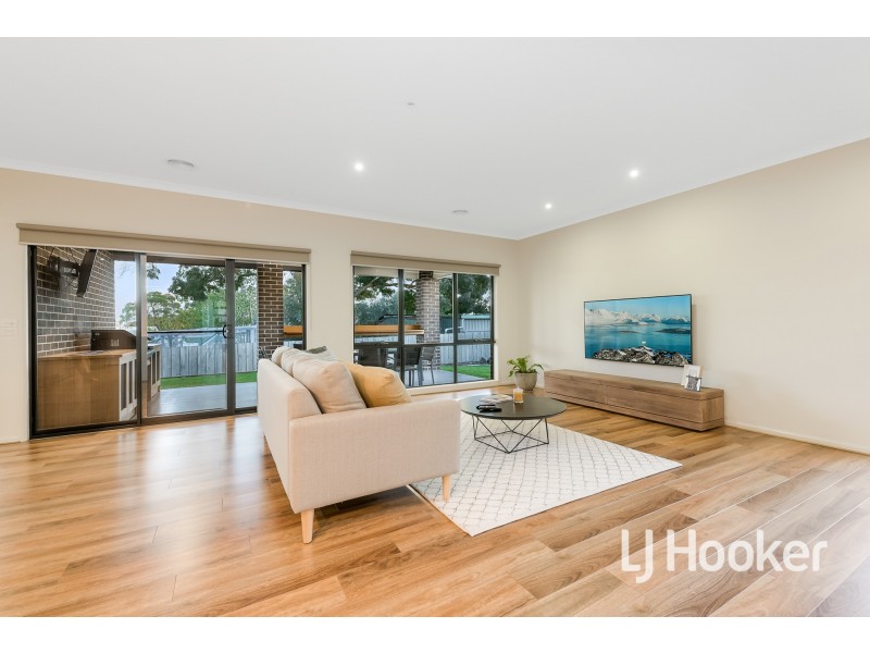 16 Royanne Close, Bunyip VIC 3815