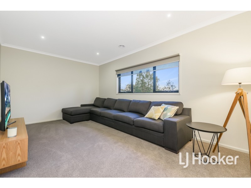 16 Royanne Close, Bunyip VIC 3815