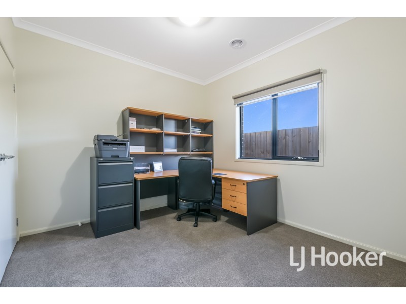 16 Royanne Close, Bunyip VIC 3815