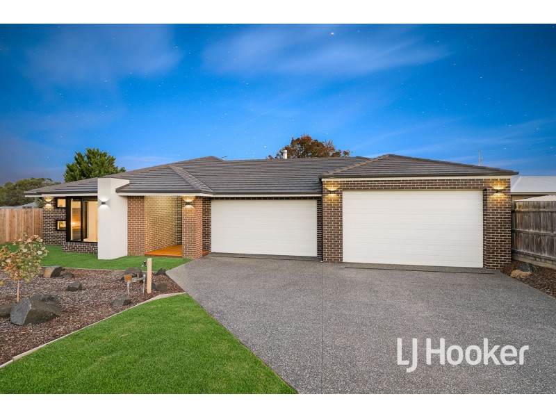 16 Royanne Close, Bunyip VIC 3815