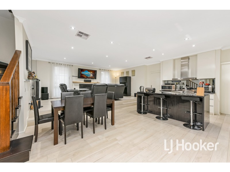 6/81-83 Ahern Road, Pakenham VIC 3810