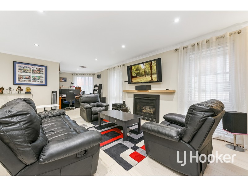 6/81-83 Ahern Road, Pakenham VIC 3810