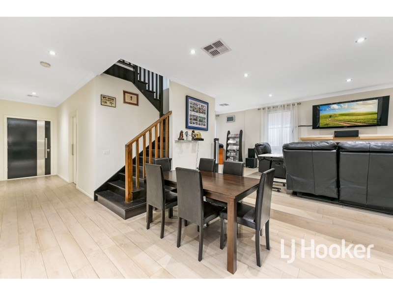 6/81-83 Ahern Road, Pakenham VIC 3810