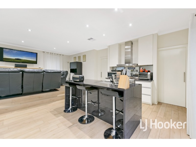 6/81-83 Ahern Road, Pakenham VIC 3810