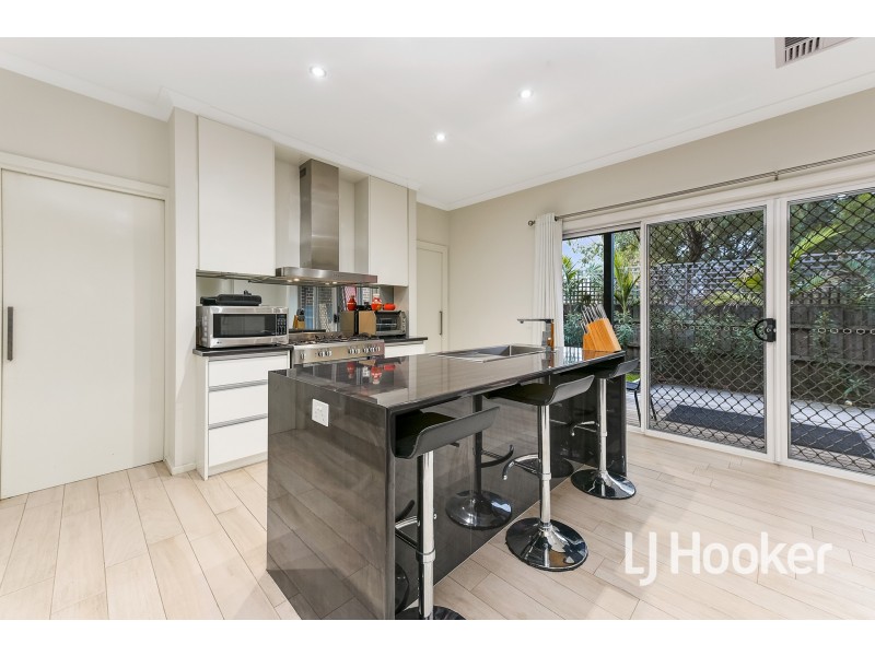 6/81-83 Ahern Road, Pakenham VIC 3810