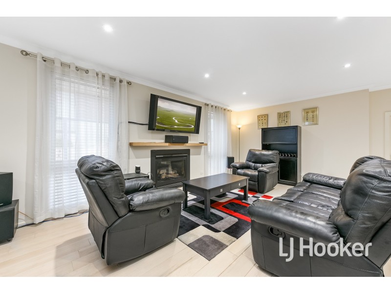 6/81-83 Ahern Road, Pakenham VIC 3810