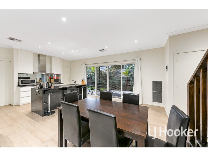 6/81-83 Ahern Road, Pakenham VIC 3810