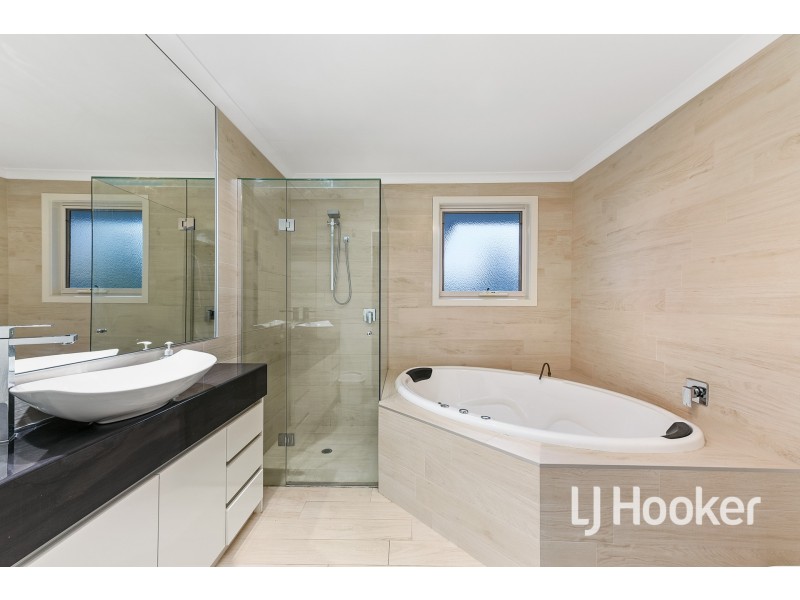 6/81-83 Ahern Road, Pakenham VIC 3810