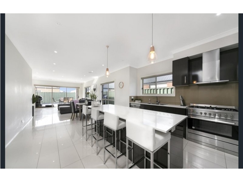 23 Dusseldorp Avenue, Pakenham VIC 3810