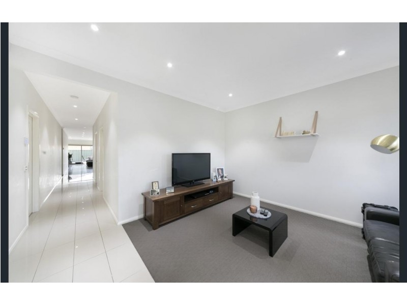 23 Dusseldorp Avenue, Pakenham VIC 3810