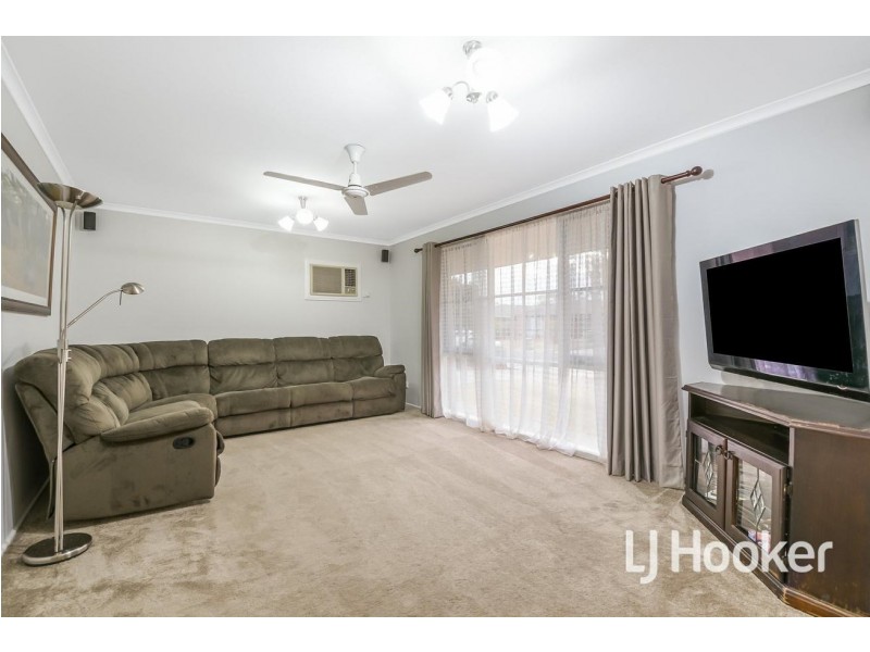 8 Daniel Court, Pakenham VIC 3810