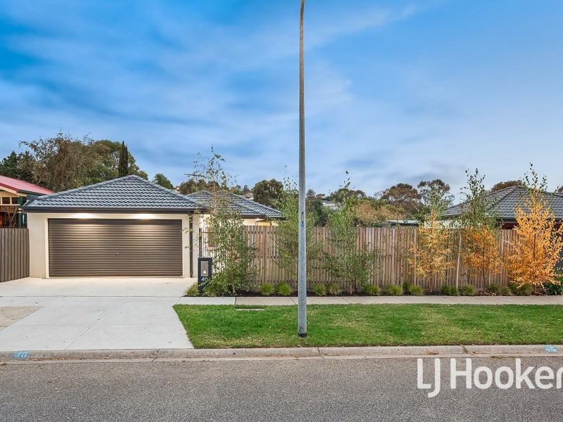 40 Parman Avenue, Pakenham VIC 3810