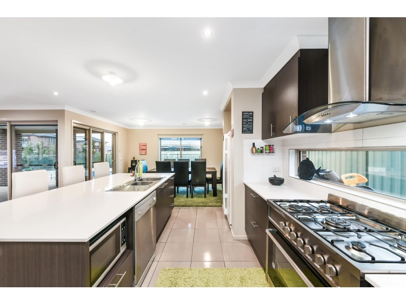 39 Dusseldorp Avenue, Pakenham VIC 3810