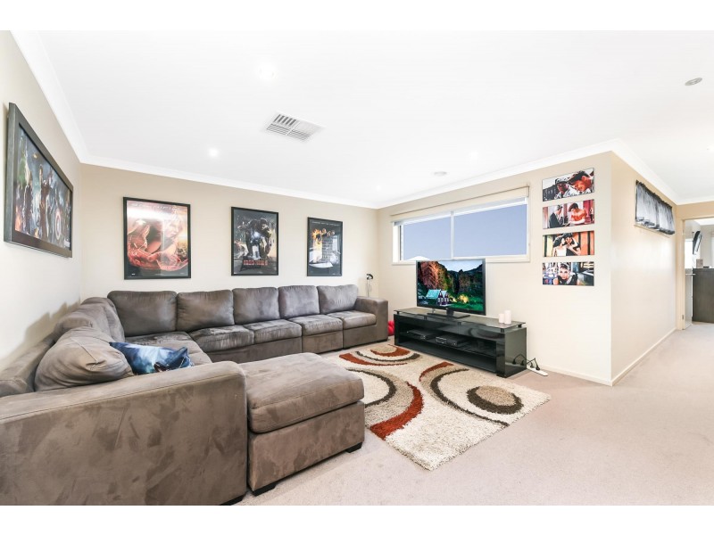 39 Dusseldorp Avenue, Pakenham VIC 3810