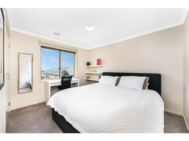 39 Dusseldorp Avenue, Pakenham VIC 3810