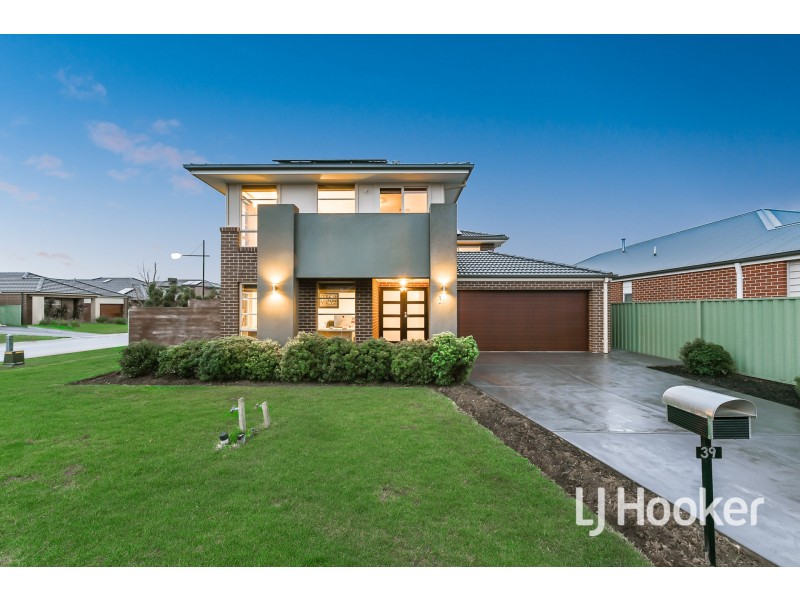 39 Dusseldorp Avenue, Pakenham VIC 3810