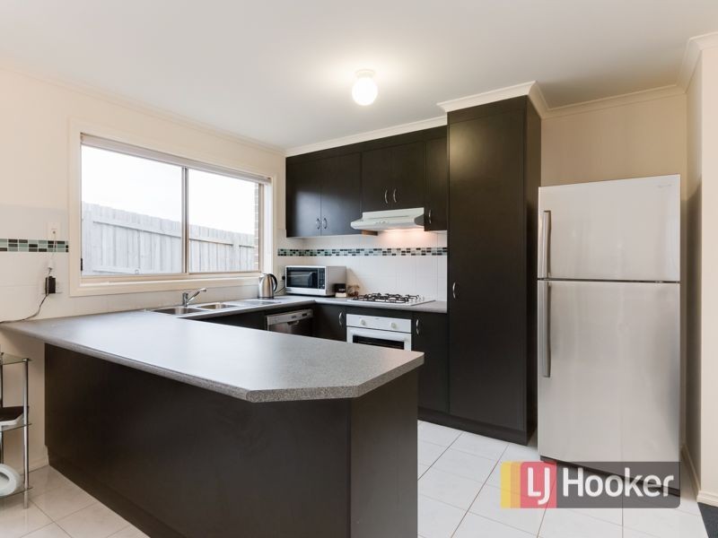 8/51 Leigh Drive, Pakenham VIC 3810