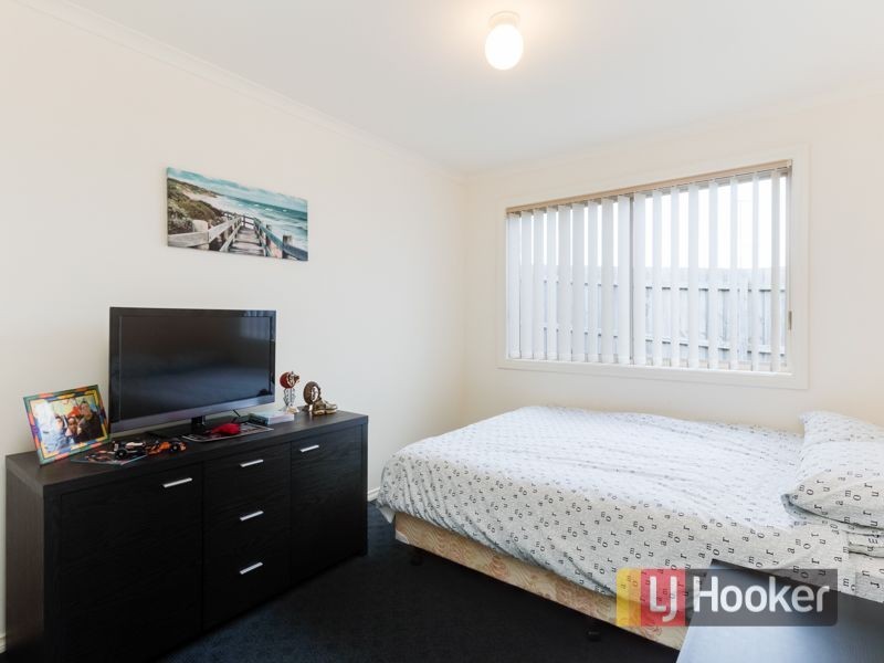 8/51 Leigh Drive, Pakenham VIC 3810