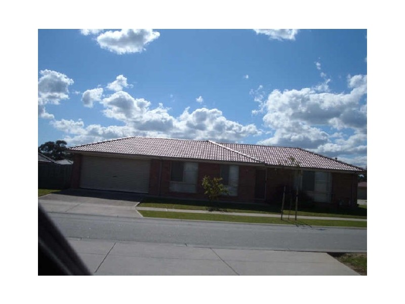 1 Lauren Square, Pakenham VIC 3810