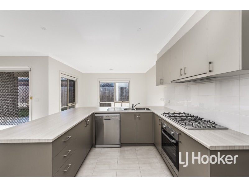 5 Cerise Street, Officer VIC 3809