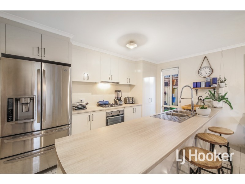 55 Blue Horizons Way, Pakenham VIC 3810