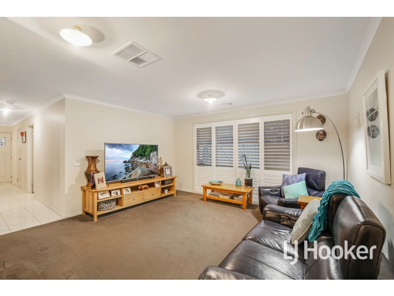 55 Blue Horizons Way, Pakenham VIC 3810