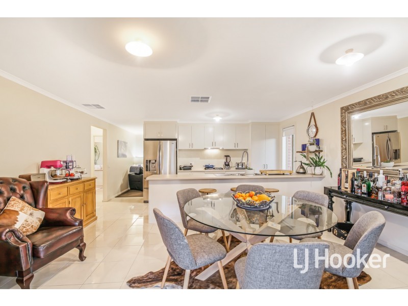 55 Blue Horizons Way, Pakenham VIC 3810