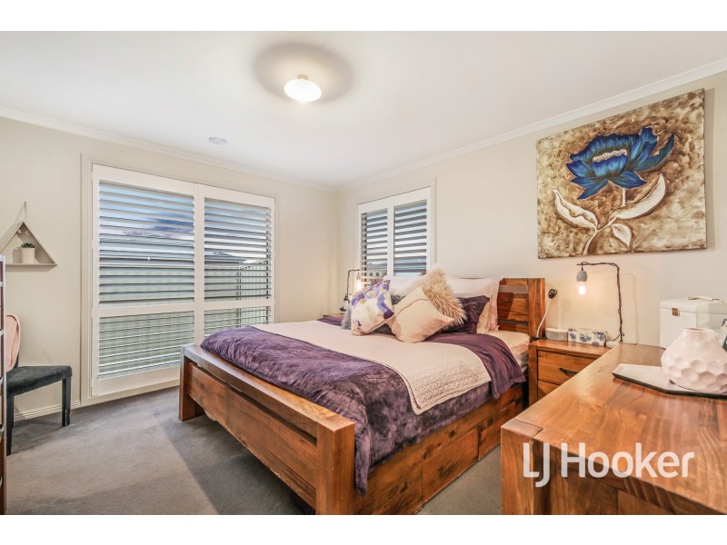 55 Blue Horizons Way, Pakenham VIC 3810