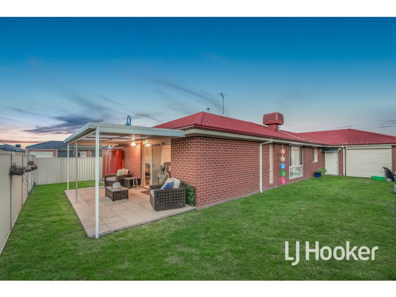 55 Blue Horizons Way, Pakenham VIC 3810